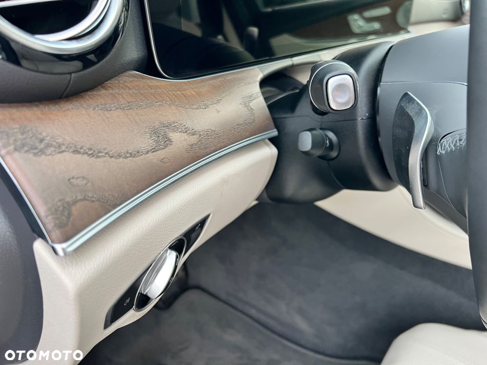 Mercedes-Benz Klasa E 450 4-Matic All-Terrain Exclusive - 23