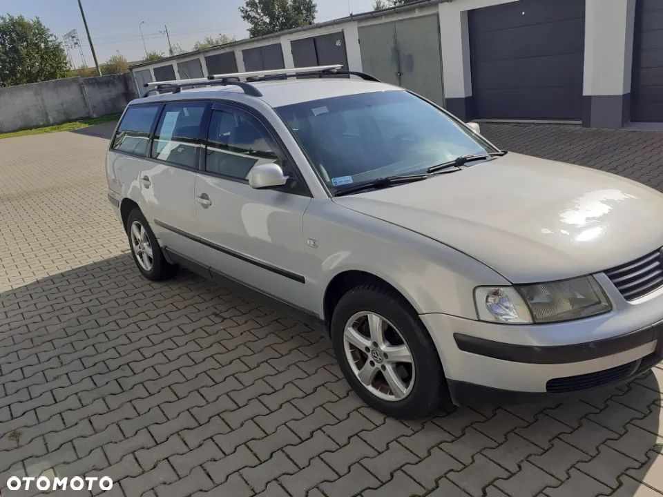 Volkswagen Passat 1.9 TDI Basis - 2