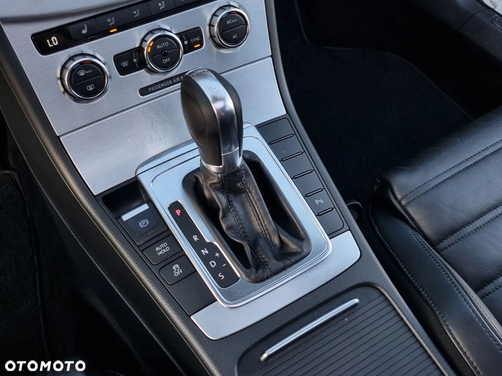 Volkswagen Passat 1.8 TSI Highline DSG - 34