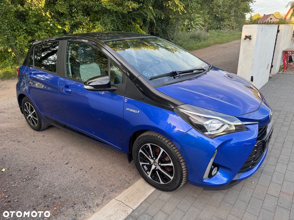 Toyota Yaris Hybrid 100 Premium - 22