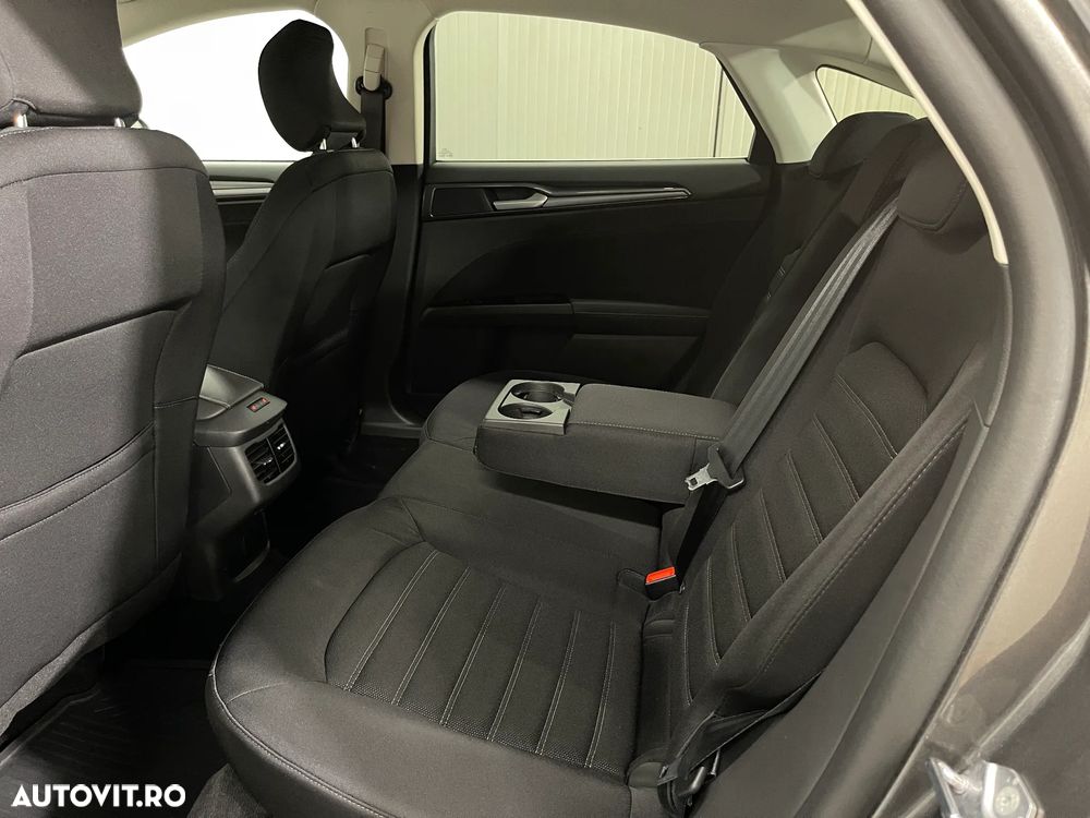 Ford Mondeo 2.0 HEV Titanium - 12