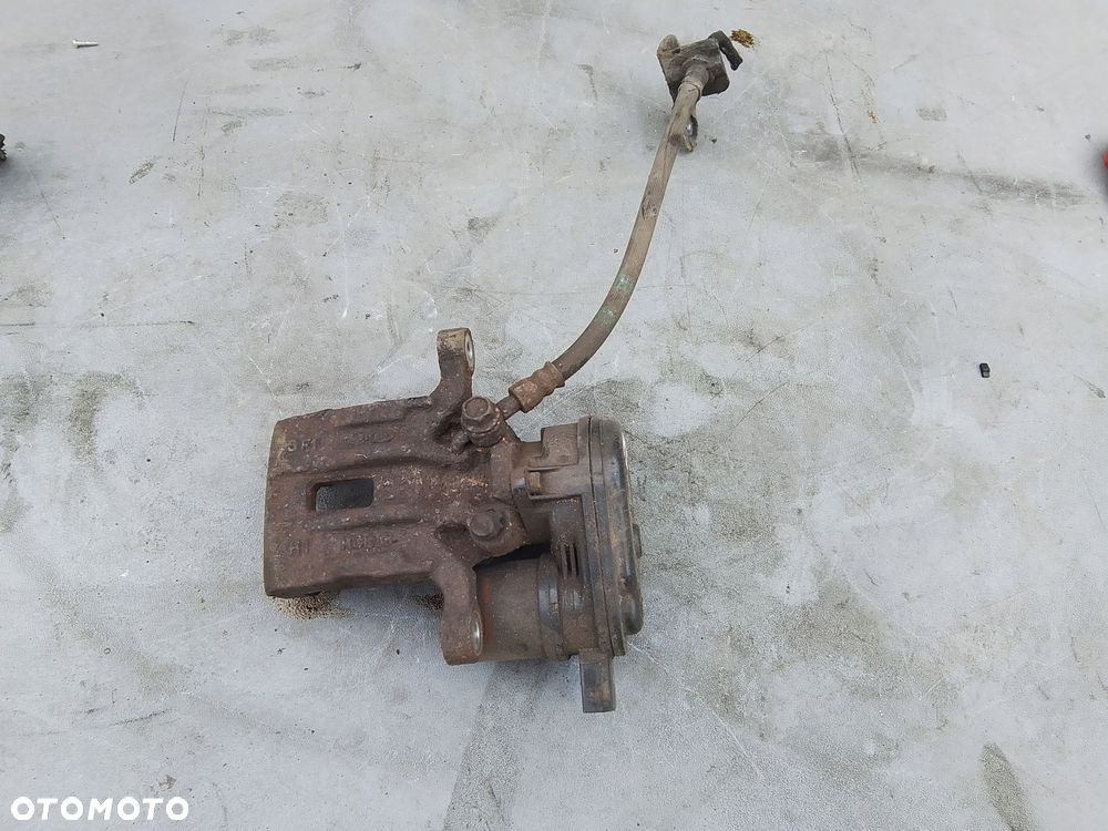 zacisk hamulcowy prawy tył kia ceed ii 12- a5582-37700 - 1