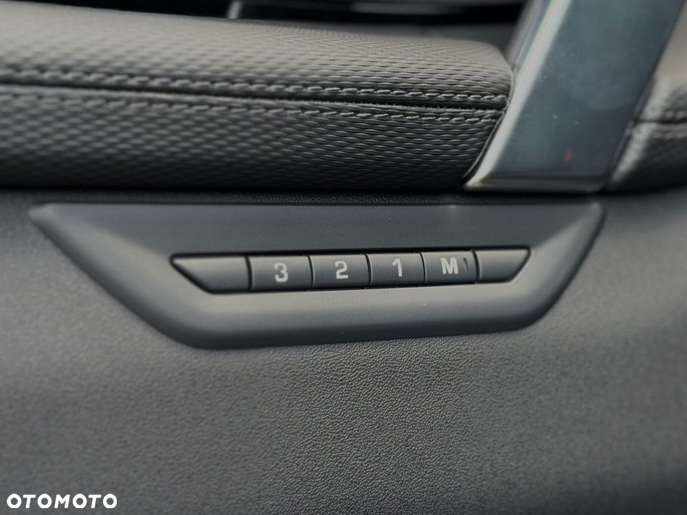 Land Rover Discovery Sport - 16