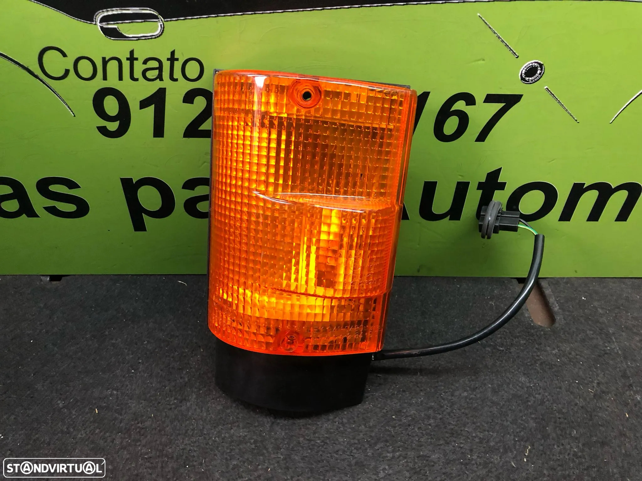 MITSUBISHI CANTER PISCA FRENTE ESQUERDO - Z683 - 2