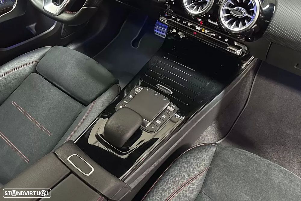 Mercedes-Benz A 250 Limousine e 8G-DCT AMG Line - 45