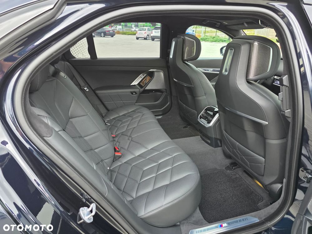 BMW Seria 7 740d xDrive mHEV sport - 37