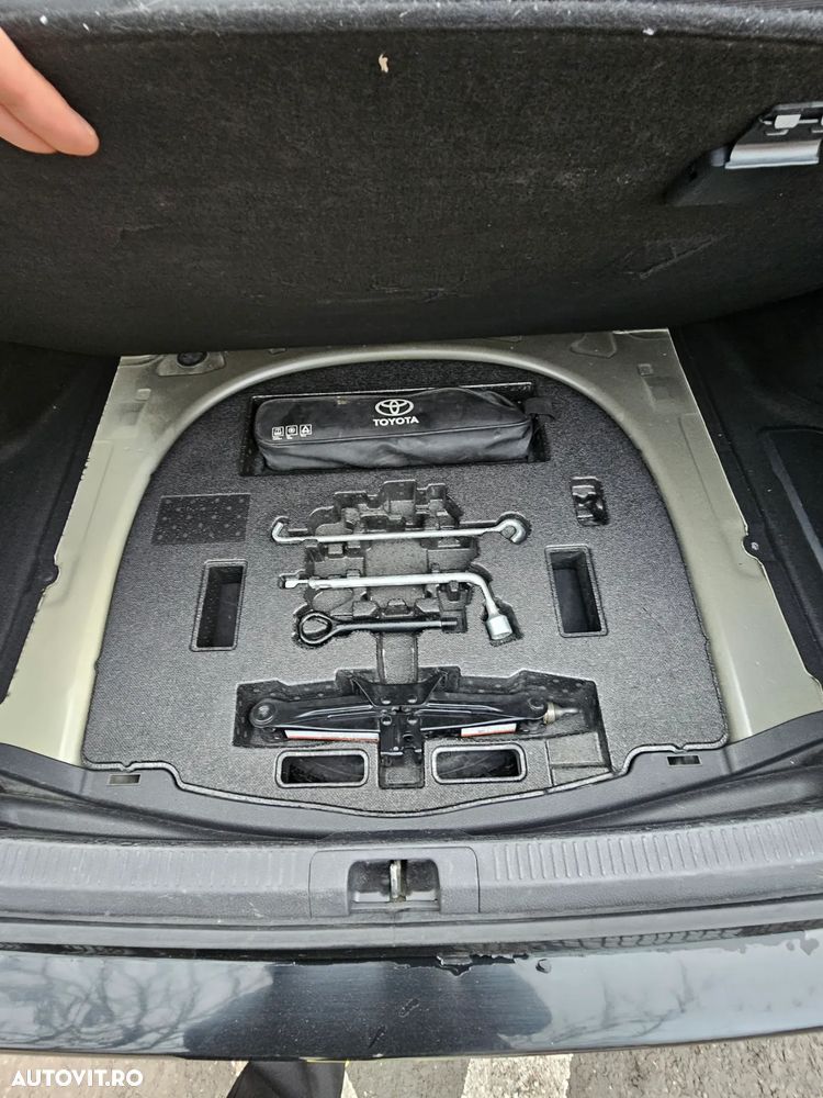 Toyota Camry Executive - 26