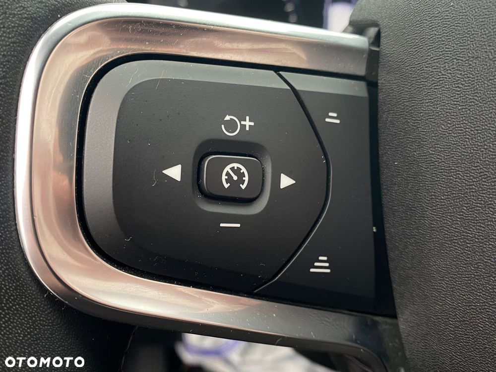 Volvo XC 40 T3 Momentum Pro - 20