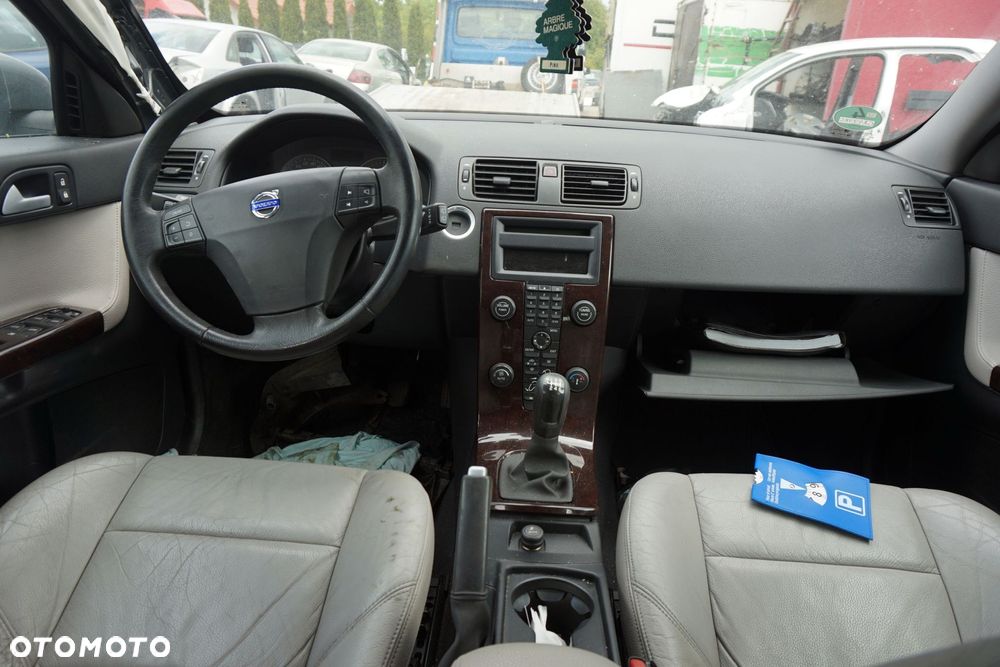 VOLVO V50  KOMBI 2007 455-16 2.0 D D4204T 136KM MMT6 SZARY na części - 8