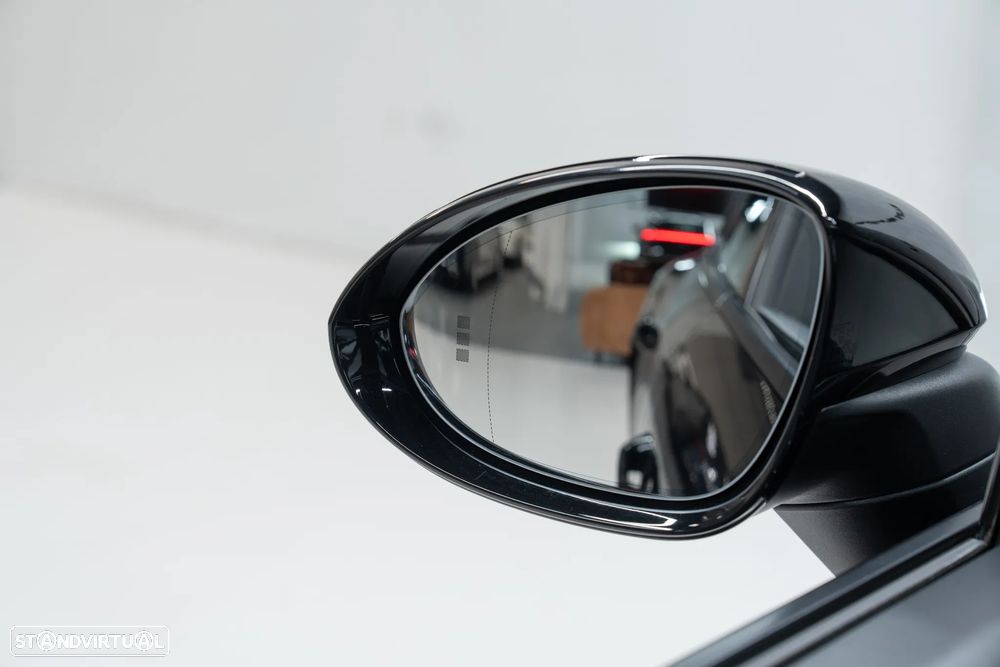 Porsche Macan Electric - 22