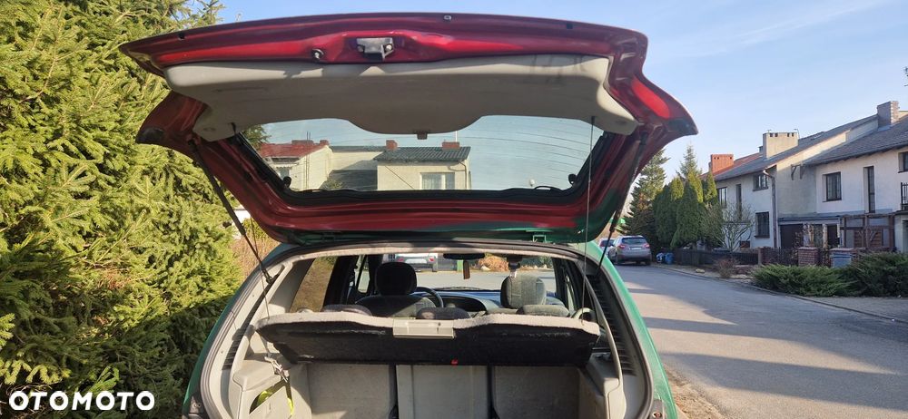 Renault Scenic 1.6 16V Privilege - 14
