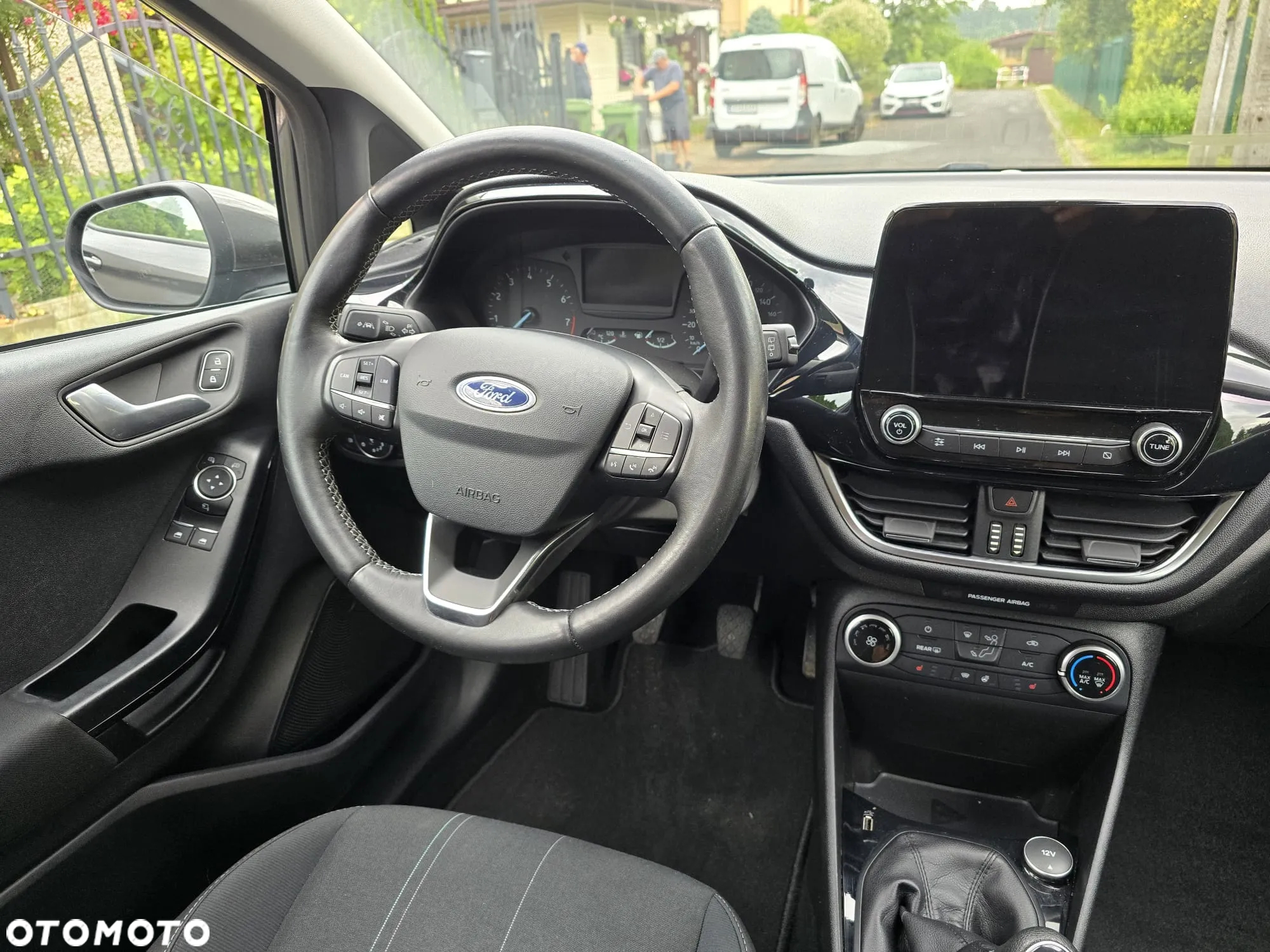 Ford Fiesta 1.0 EcoBoost S&S COOL&CONNECT - 29