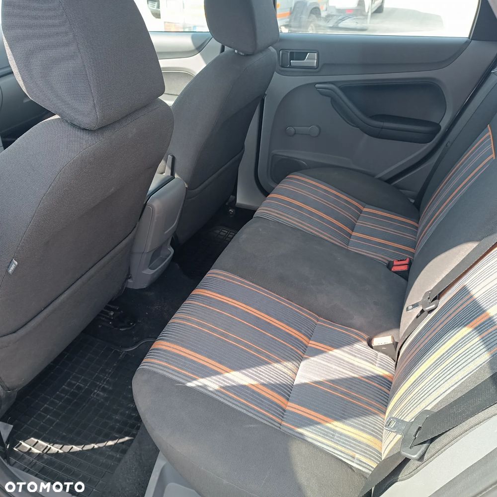 Ford Focus 1.6 Ti-VCT Style - 13