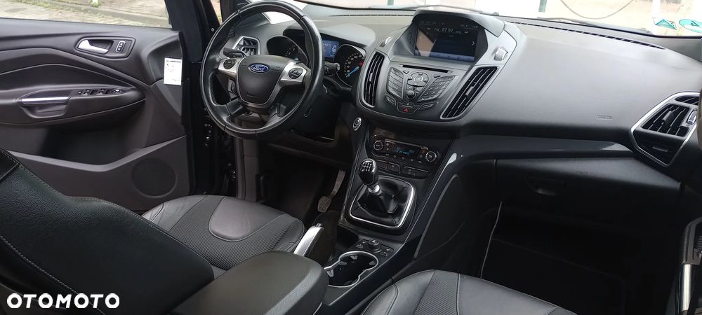 Ford Kuga 1.6 EcoBoost 2x4 Titanium - 8