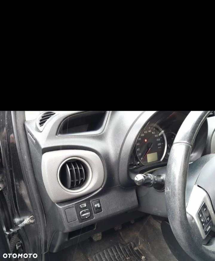 Toyota Yaris 1.33 VVT-i Lounge - 8