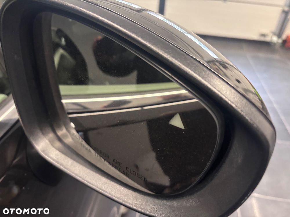 Chrysler Pacifica - 15