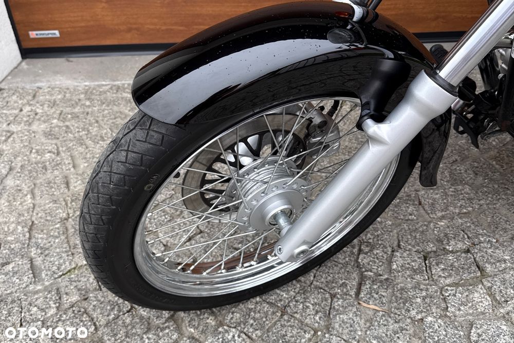 Suzuki Intruder - 21