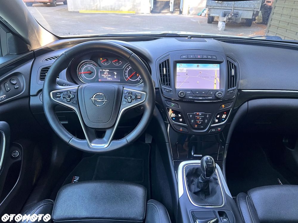 Opel Insignia - 25
