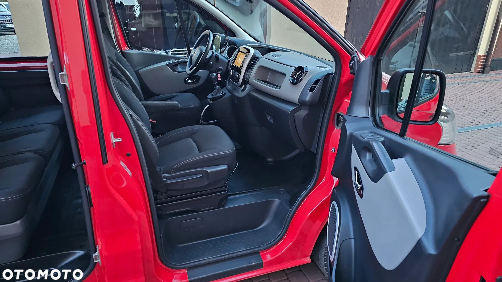 Renault Trafic ENERGY dCi 145 Grand Combi Expression - 32