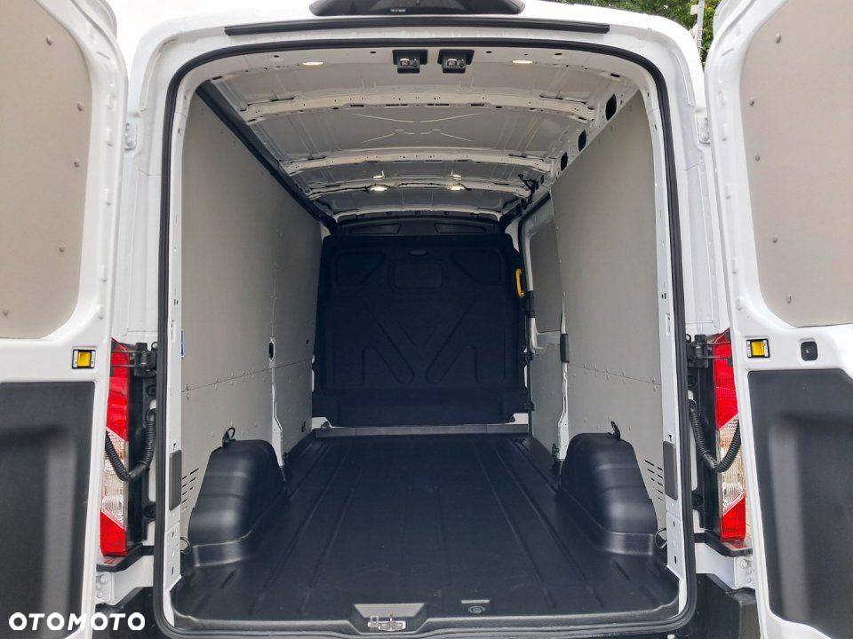 Ford Nowy Transit - 12