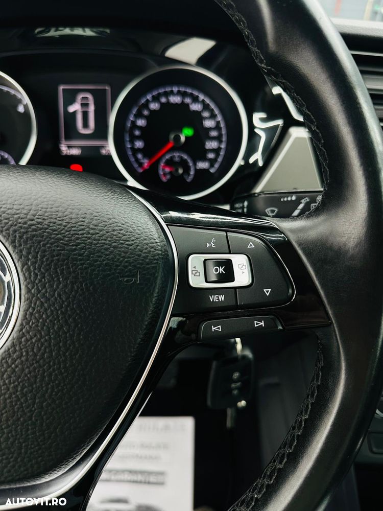 Volkswagen Touran 1.6 TDI SCR (BlueMotion Technology) DSG Trendline - 32