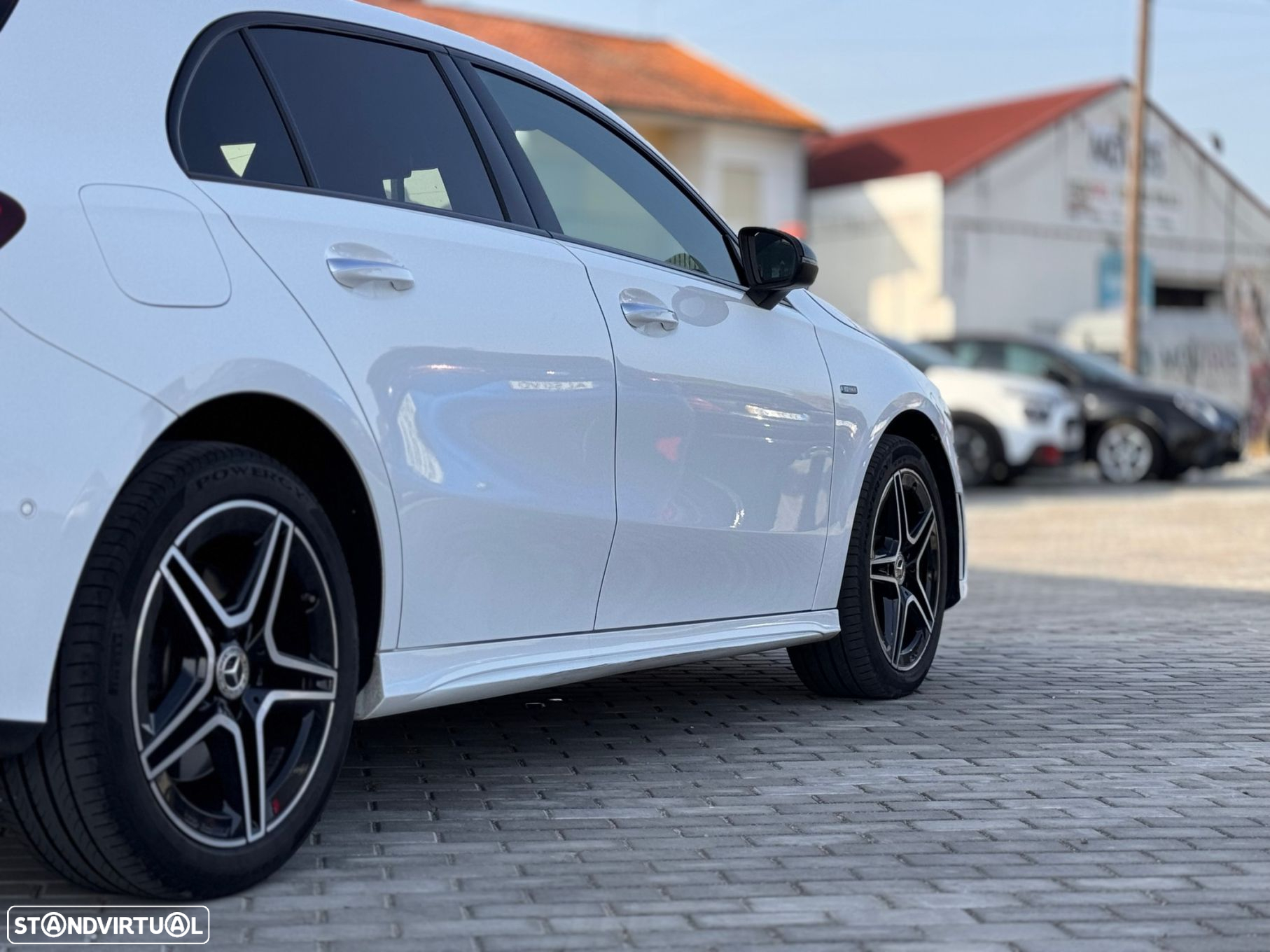 Mercedes-Benz A 250 e AMG Line - 11