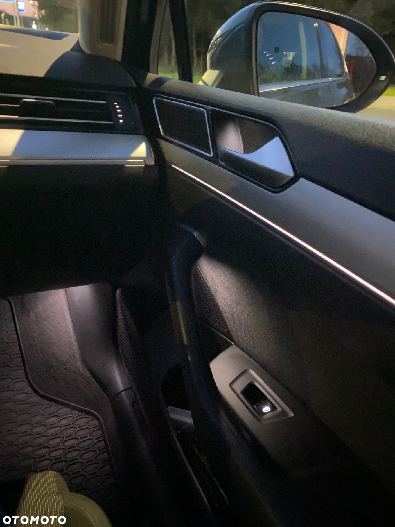 Volkswagen Passat Variant 1.6 TDI (BlueMotion Technology) Comfortline - 27
