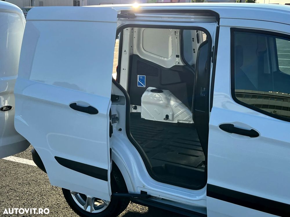 Ford Courier Van - 14