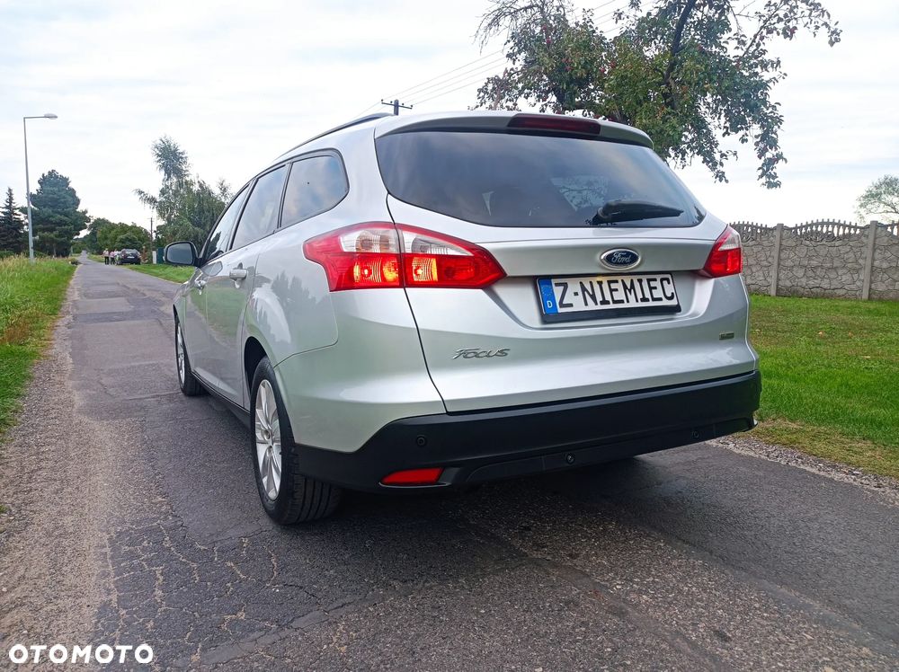 Ford Focus 1.6 TDCi DPF SYNC Edition - 6