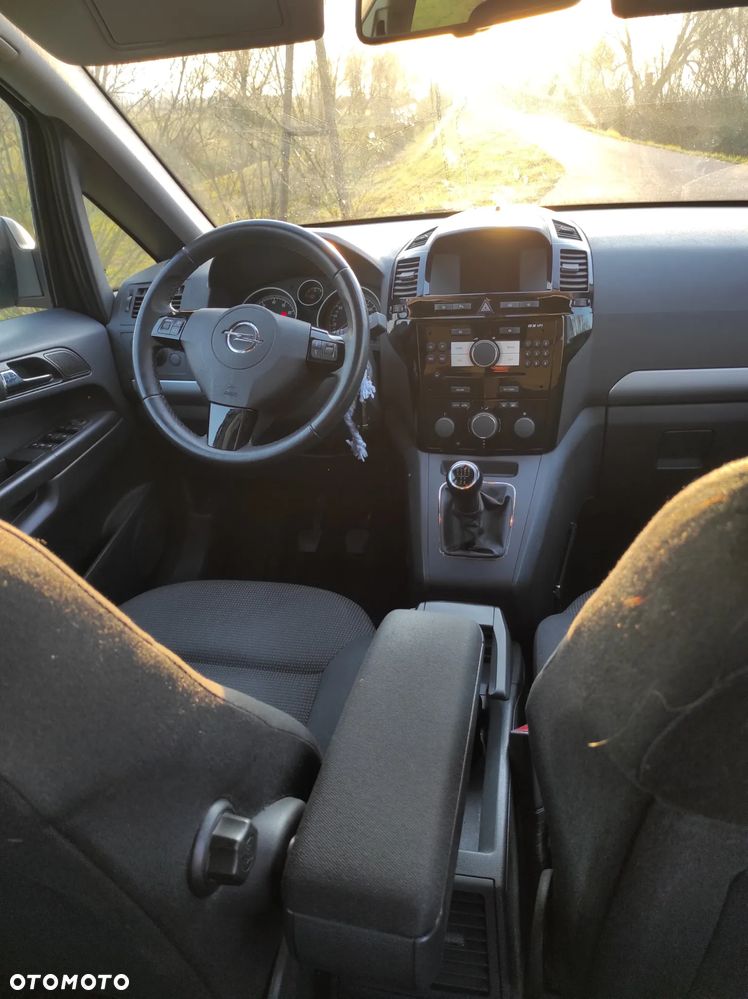 Opel Zafira 1.8 Cosmo - 10
