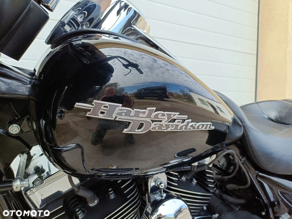 Harley-Davidson Touring Street Glide - 33