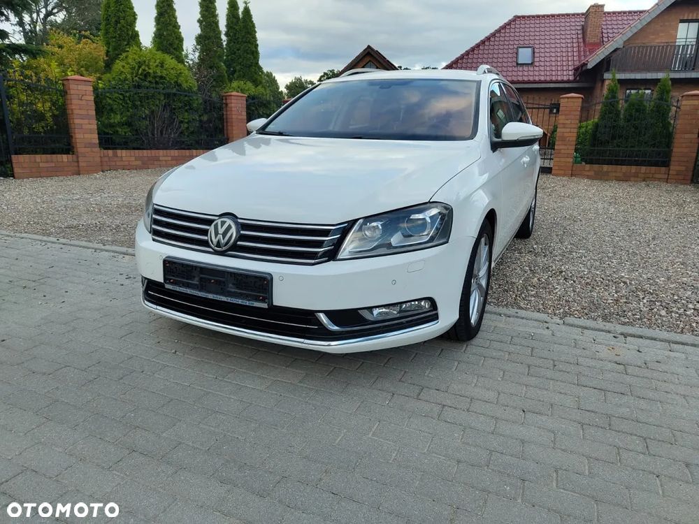 Volkswagen Passat - 1