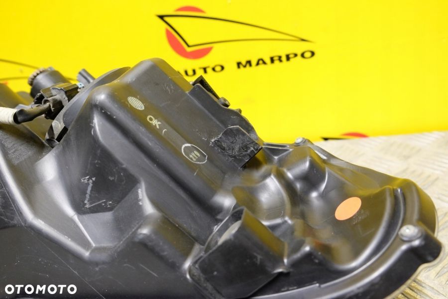 LEXUS CT CT200H 2010- REFLEKTOR LAMPA ZWYKŁA SOCZEWKOWA Z LED L USA - 11