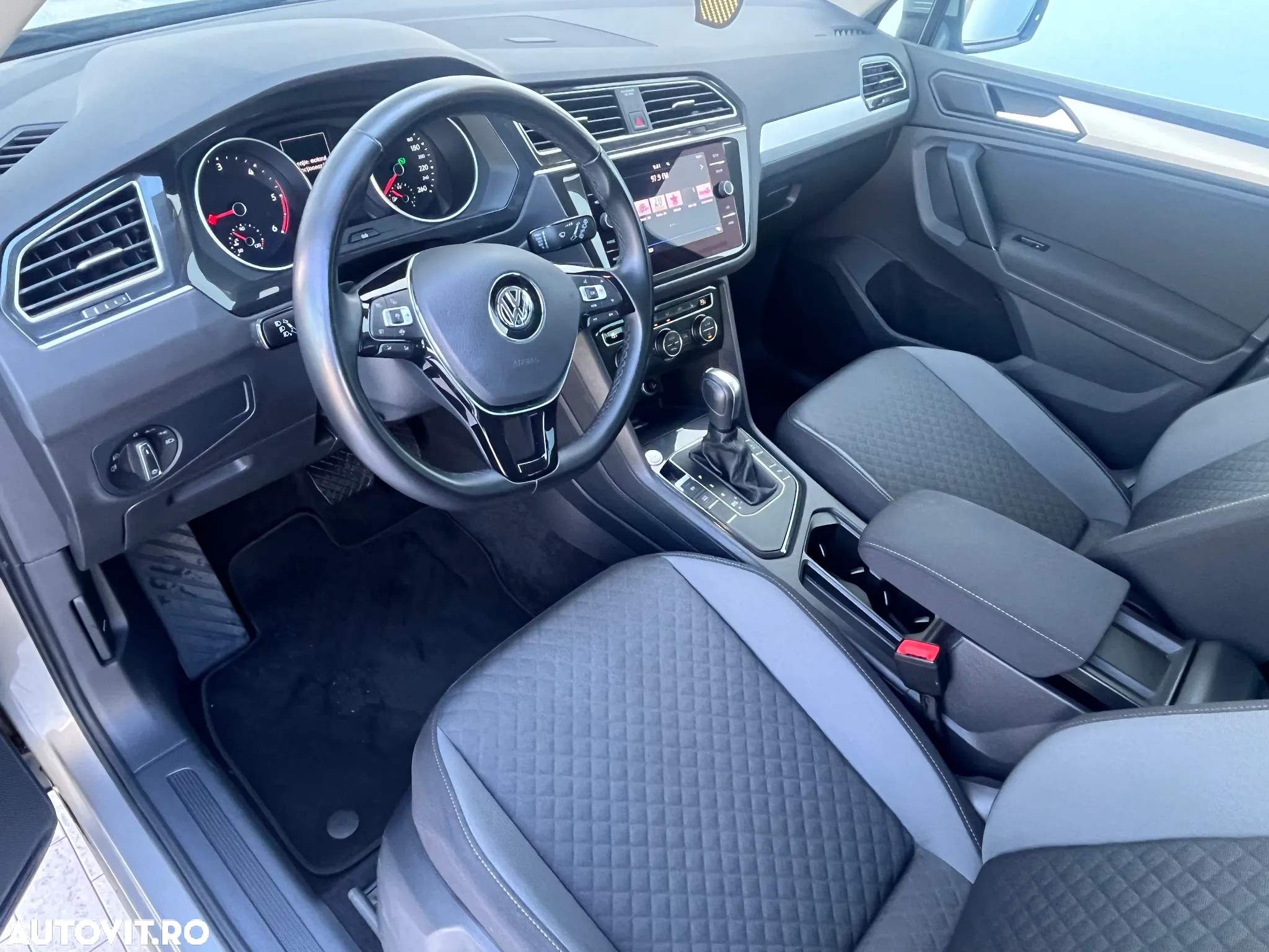 Volkswagen Tiguan 2.0 TDI DPF DSG Comfortline - 10