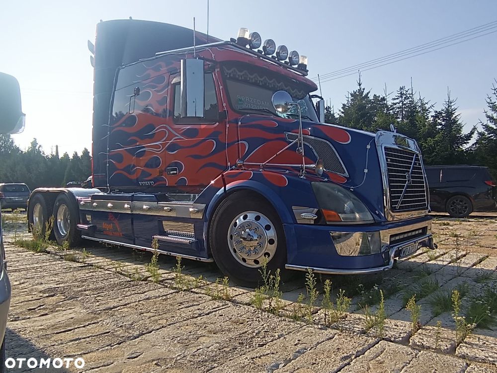 Volvo VNL 6x4 - 5