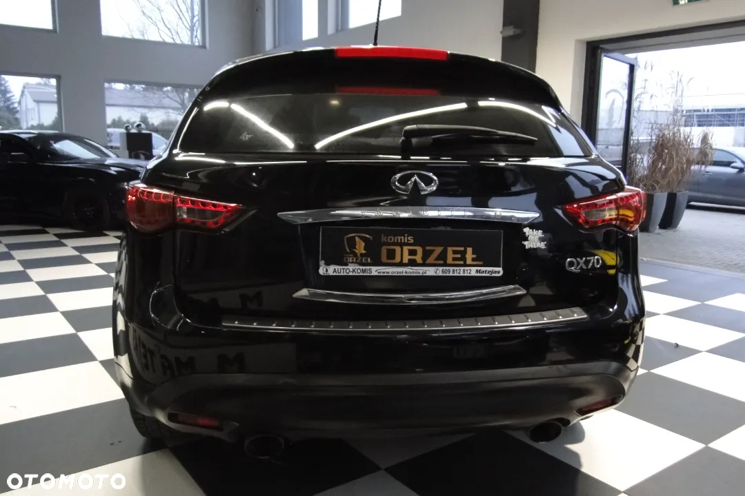 Infiniti QX70 - 9