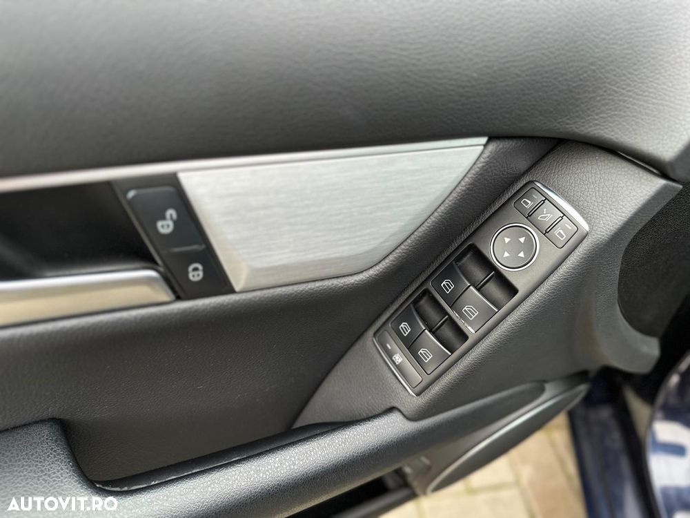 Mercedes-Benz C 180 CGI BlueEFFICIENCY - 33