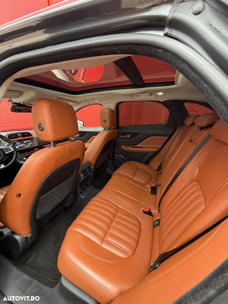 Jaguar F-Pace 25d AWD Aut. Portfolio - 22