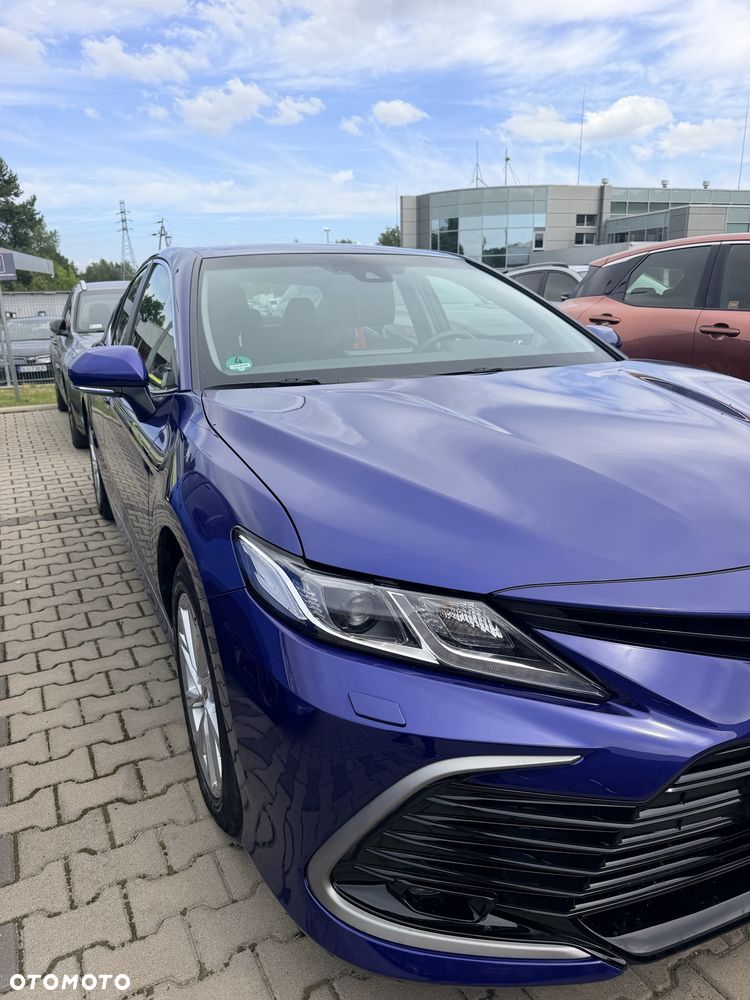 Toyota Camry - 4