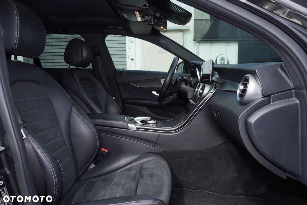 Mercedes-Benz Klasa C 300 de 9G-TRONIC - 20