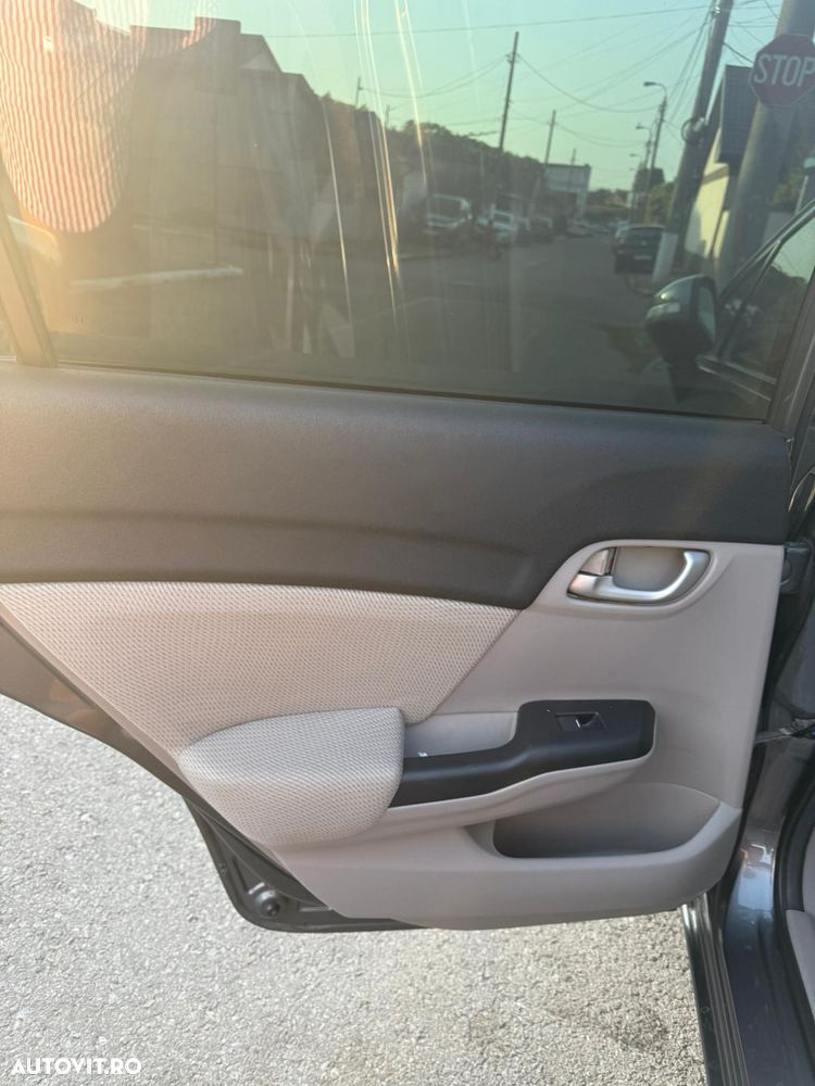 Honda Civic 1.8 i-VTEC MT Executive - 9