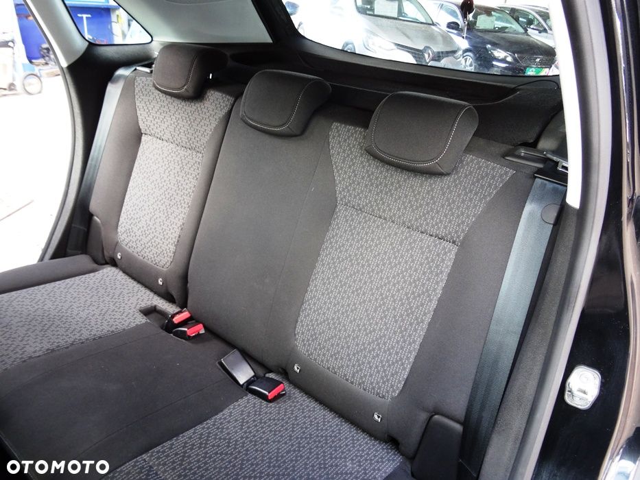 Opel Crossland X - 17