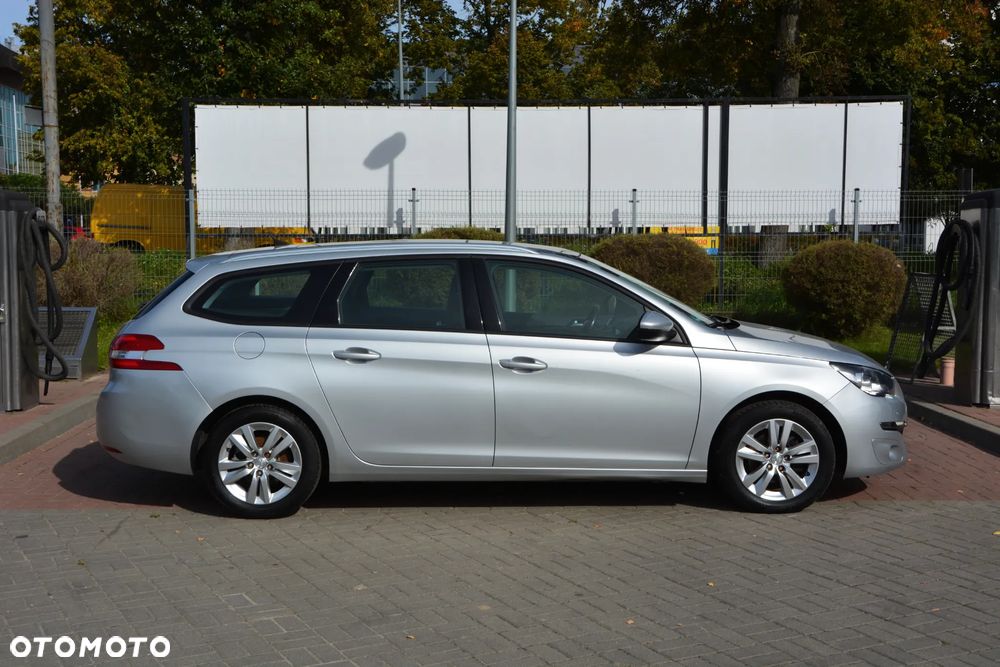 Peugeot 308 BlueHDi FAP 120 EAT6 Stop&Start Allure - 24