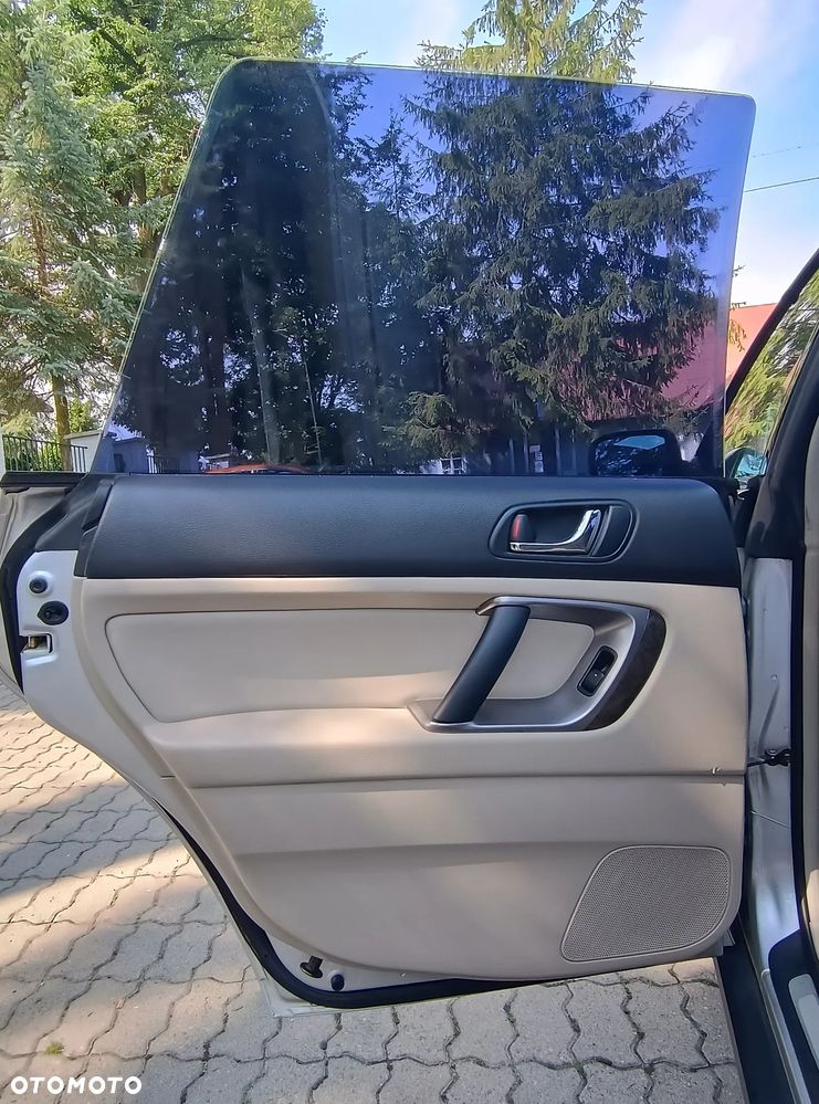 Subaru Outback 3.0 H6 - 28