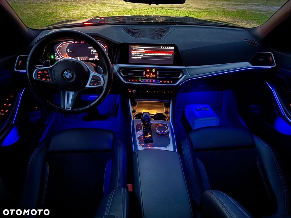 BMW Seria 3 320d Touring xDrive M Sport - 38