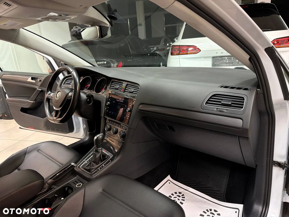 Volkswagen Golf 2.0 TSI OPF DSG R-Line - 39