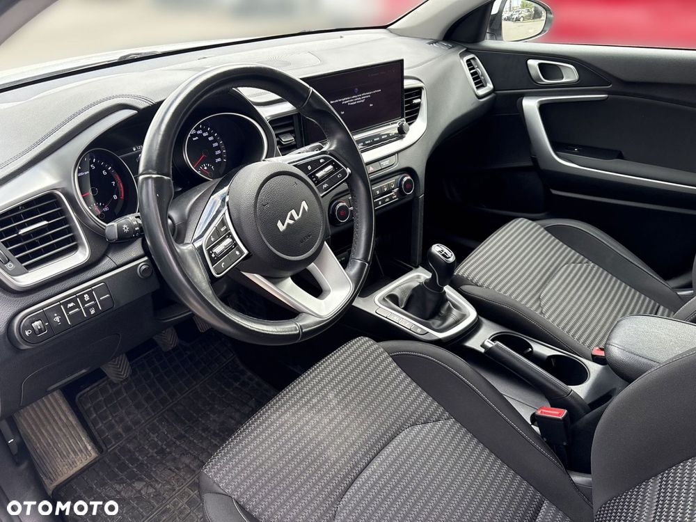 Kia Ceed 1.5 T-GDI M - 9