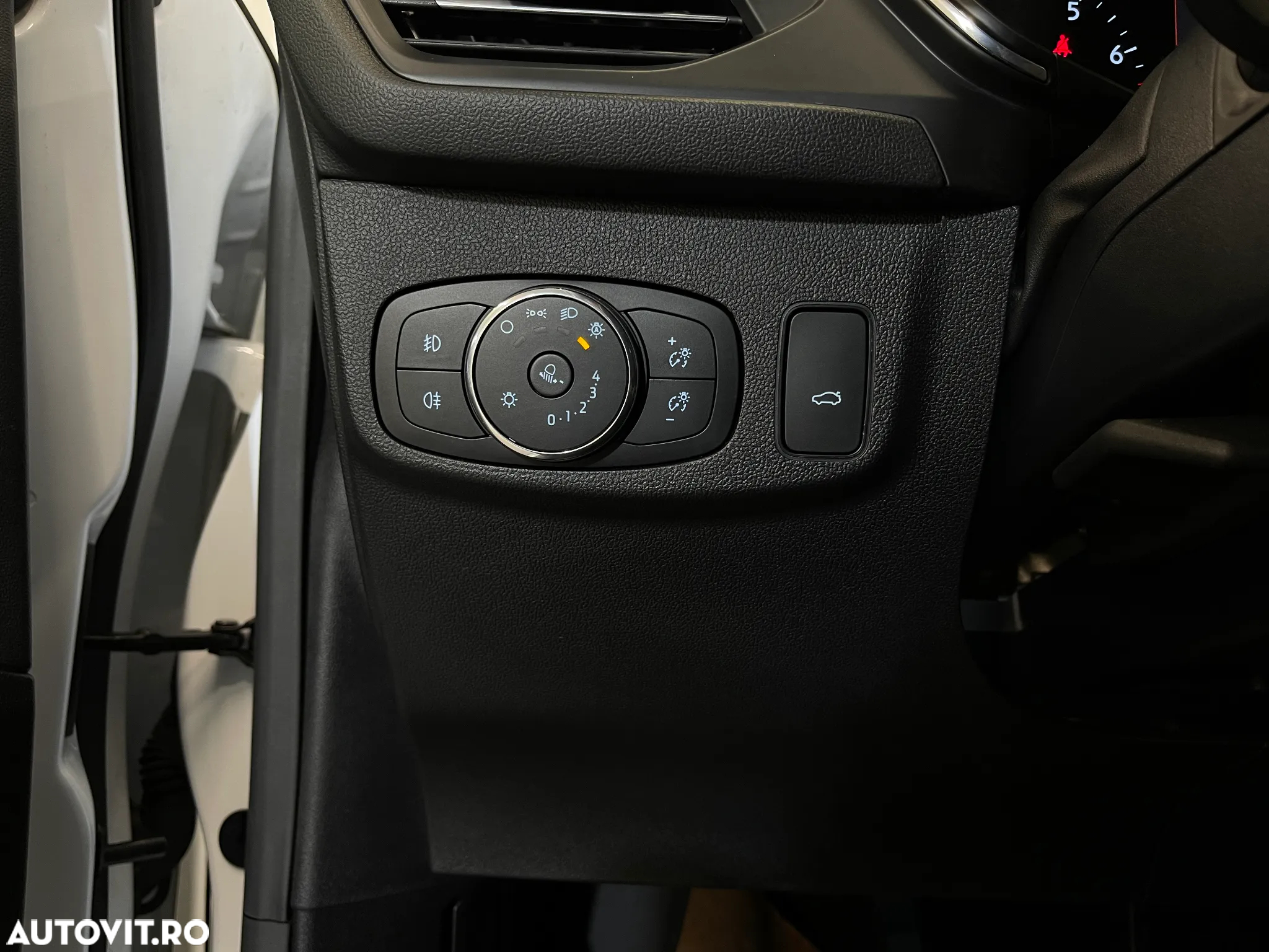 Ford Focus 1.0 EcoBoost Trend Edition - 27