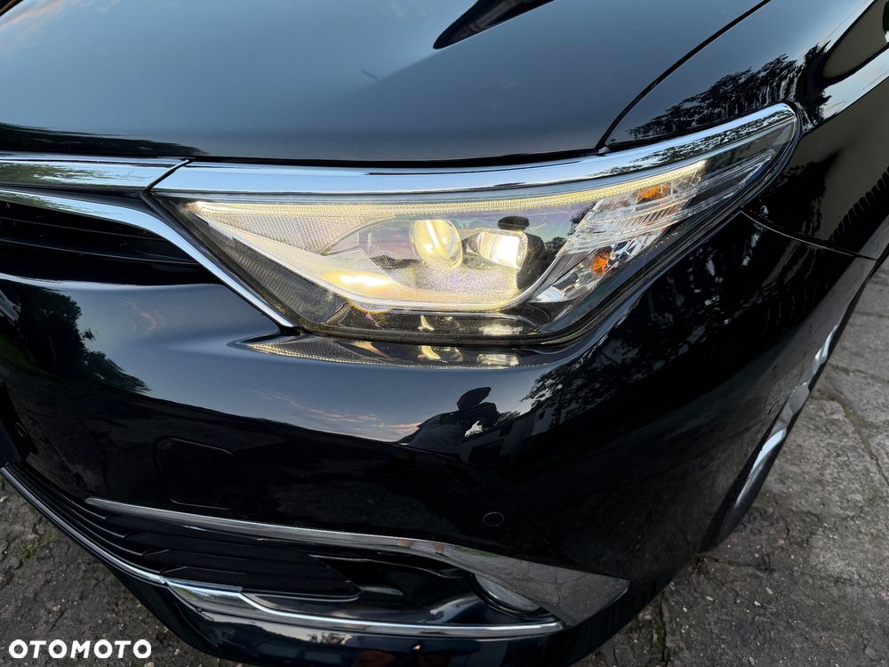 Toyota Auris Hybrid 135 Prestige - 23