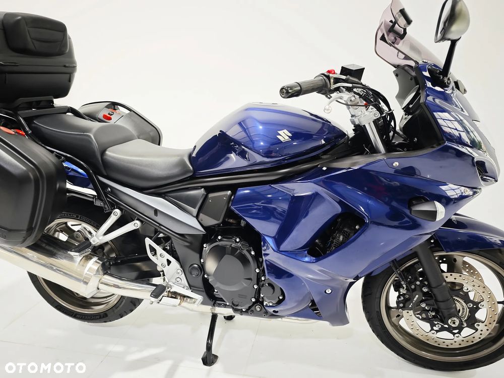 Suzuki GSX - 4